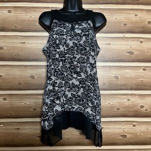 5/$30 Liz McCoy women sleeveless stretch black/White floral blouse size M‎
